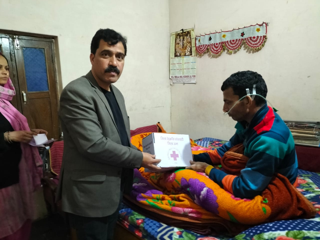 उपायुक्त जतिन लाल ने कैंसर से पीड़ित अनिल कुमार की मदद की